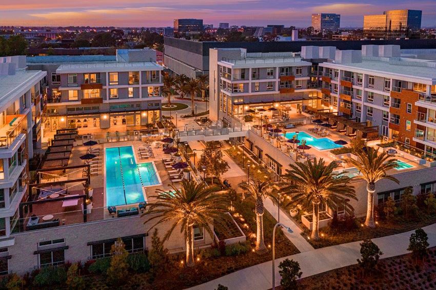 Shopoff secures $50.5 construction loan to build Newport Beach condos